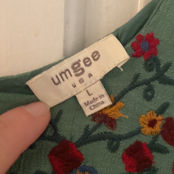 Boho flowy pale green embroidered dress. Never worn. Excellent condition. Sz Lg - Picture 3 of 6